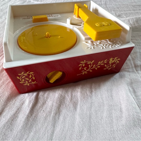 Fisher-Price Classic Music Box Record Player - Picture 2 of 7